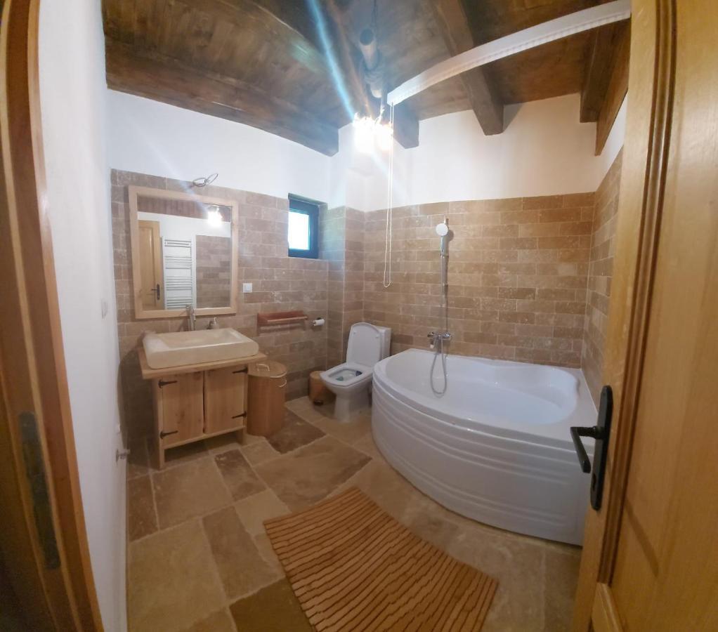 Casuta Din Rusca Villa Sebesu de Jos Luaran gambar